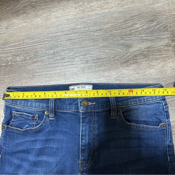 Free People Great Heights High Rise Fringe Hem Ankle Crop Skinny Jean Size 29 - Picture 8 of 8
